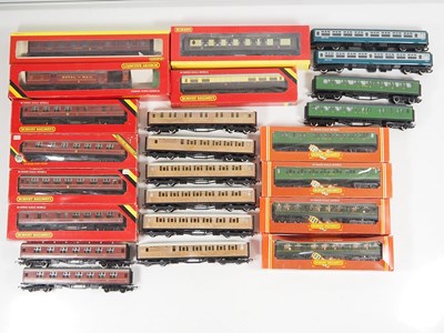 Lot 499 - A quantity of OO gauge boxed and unboxed...