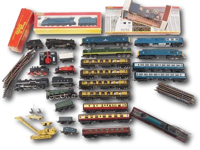 Lot 507 - A large quantity of OO gauge roiling stock and...