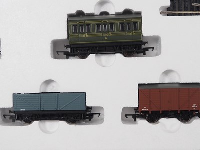Lot 511 - A HORNBY R1132 OO gauge 'The Southern Star'...