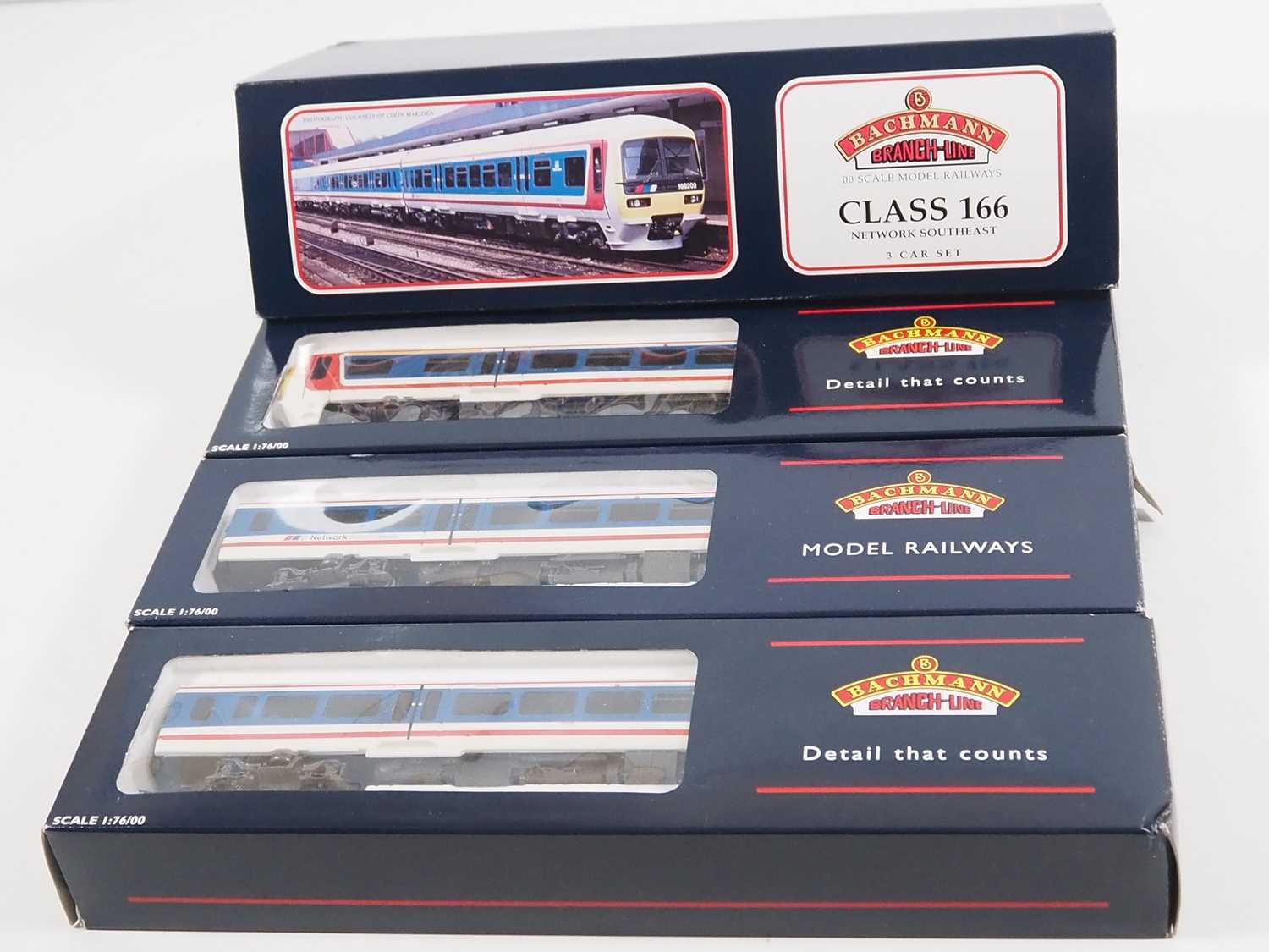Class 166 Model Train Lot 512 - A BACHMANN 31-025 OO gauge 3 car class 166