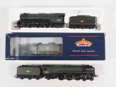 Lot 515 - A BACHMANN OO gauge boxed class V2 steam...