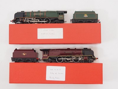 Lot 555 - A pair of unboxed HORNBY DUBLO 3-rail OO gauge...