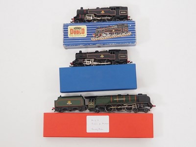 Lot 556 - A group of HORNBY DUBLO 3-rail OO gauge steam...