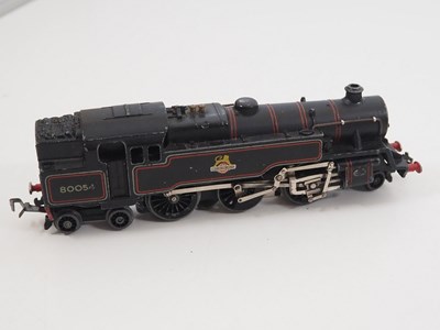 Lot 556 - A group of HORNBY DUBLO 3-rail OO gauge steam...