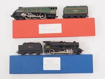 Lot 559 - A pair of unboxed HORNBY DUBLO 2-rail OO gauge...