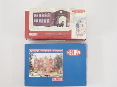 Lot 562 - A pair of OO gauge buildings to include a...