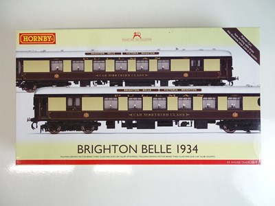 Lot 446 - OO SCALE MODEL RAILWAYS: A HORNBY R2987...