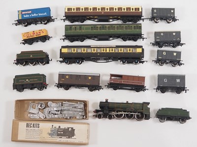 Lot 587 - A small group of OO gauge rolling stock by...