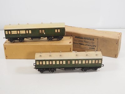 Lot 594 - A pair of LEEDS MODEL COMPANY O gauge Southern...