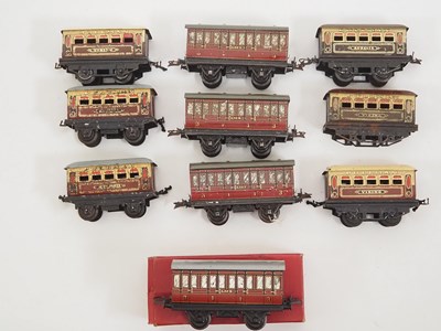 Lot 601 - A mixed group of HORNBY O gauge 4-wheel...