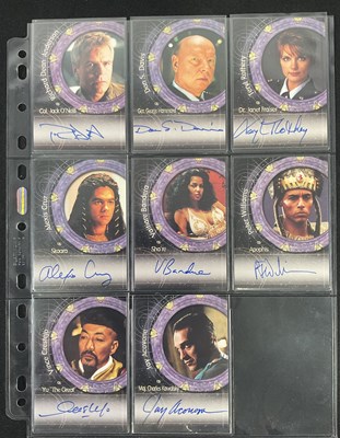 Lot 322 - A collection of STARGATE SG 1 (2000-2002)...