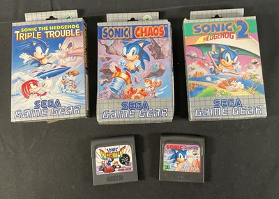 Lot 528 - SEGA GAME GEAR - A group of SONIC THE HEDGEHOG...