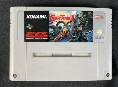 Lot 582 - SUPER NINTENDO (SNES) - A complete and boxed...