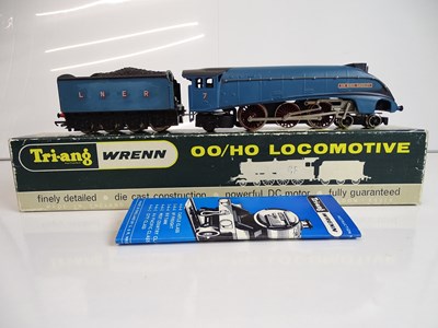 Lot 462 - OO SCALE MODEL RAILWAYS: A WRENN W2212 A4...