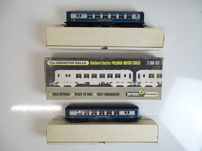 Lot 467 - OO SCALE MODEL RAILWAYS: A WRENN W3004/5...