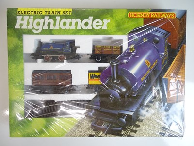 Lot 477 - OO SCALE MODEL RAILWAYS: A HORNBY R701...