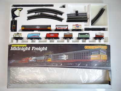 Lot 479 - OO SCALE MODEL RAILWAYS: A HORNBY R674...