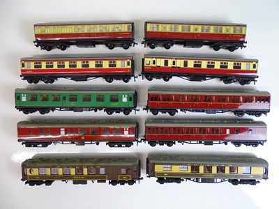 Lot 484 - OO SCALE MODEL RAILWAYS: A quantity of unboxed...