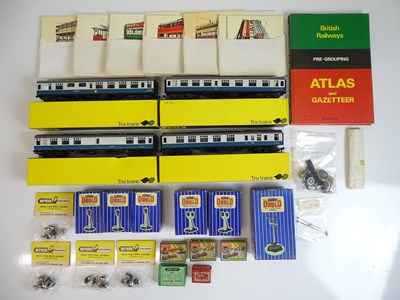 Lot 485 - OO SCALE MODEL RAILWAYS: A mixed group of...