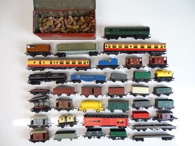 Lot 488 - OO SCALE MODEL RAILWAYS: A quantity of unboxed...