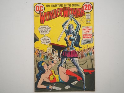 Lot 260 - WONDER WOMAN #204 (1973 - DC) - The first...