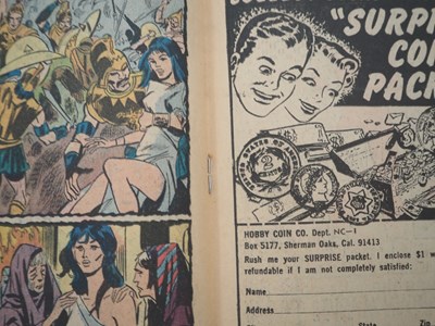 Lot 260 - WONDER WOMAN #204 (1973 - DC) - The first...