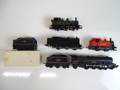 Lot 503 - OO SCALE MODEL RAILWAYS: A mixed group of...