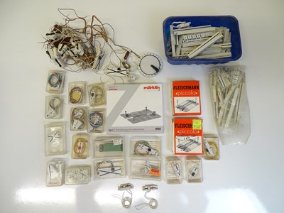 Lot 50 - N SCALE MODEL RAILWAYS: A quantity of...