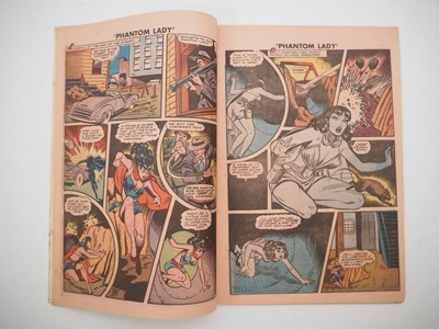 Lot 515 - PHANTOM LADY #17 (1948 - FOX) - Iconic (and...