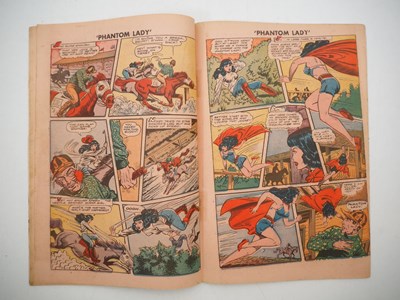 Lot 515 - PHANTOM LADY #17 (1948 - FOX) - Iconic (and...