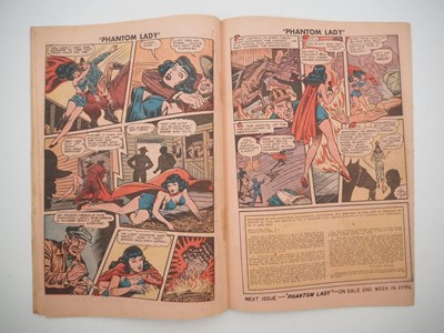 Lot 515 - PHANTOM LADY #17 (1948 - FOX) - Iconic (and...