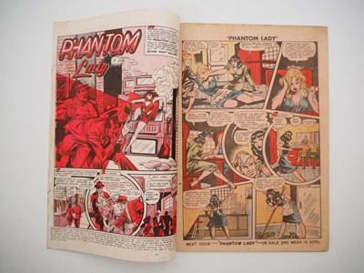 Lot 515 - PHANTOM LADY #17 (1948 - FOX) - Iconic (and...