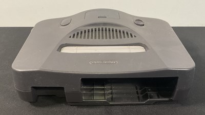 Lot 451 - NINTENDO 64 (N64) - A Nintendo 64 bundle...