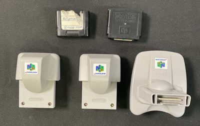Lot 451 - NINTENDO 64 (N64) - A Nintendo 64 bundle...