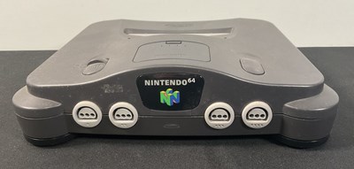 Lot 451 - NINTENDO 64 (N64) - A Nintendo 64 bundle...