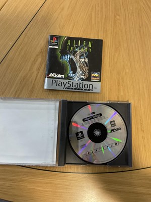 Lot 578 - SONY PLAYSTATION 1 - A PlayStation bundle...