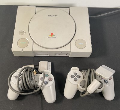 Lot 578 - SONY PLAYSTATION 1 - A PlayStation bundle...