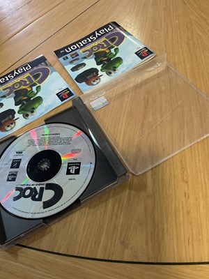 Lot 578 - SONY PLAYSTATION 1 - A PlayStation bundle...