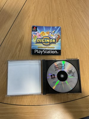 Lot 578 - SONY PLAYSTATION 1 - A PlayStation bundle...