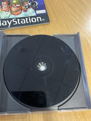 Lot 578 - SONY PLAYSTATION 1 - A PlayStation bundle...