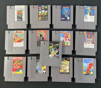 Lot 432 - NINTENDO (NES) - A loose Nintendo...
