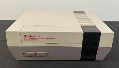 Lot 432 - NINTENDO (NES) - A loose Nintendo...