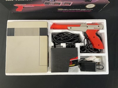 Lot 500 - NINTENDO (NES) - A boxed Nintendo...