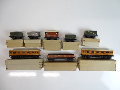 Lot 520 - OO SCALE MODEL RAILWAYS: A quantity of boxed...