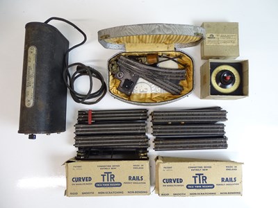 Lot 524 - OO SCALE MODEL RAILWAYS: A quantity of TRIX...