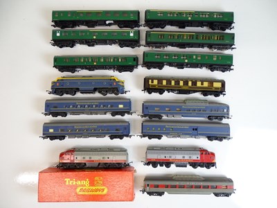 Lot 525 - OO SCALE MODEL RAILWAYS: A quantity of mostly...