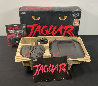 Lot 392 - ATARI JAGUAR - A boxed Atari Jaguar with...