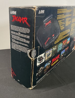 Lot 392 - ATARI JAGUAR - A boxed Atari Jaguar with...
