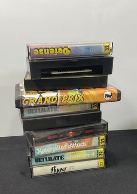 Lot 398 - DRAGON 32 - An unboxed Dragon 32 computer and...