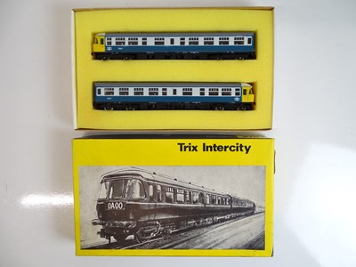 Lot 548 - OO GAUGE MODEL RAILWAYS: A TRIX 1174 2 car...